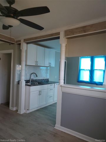 118 HENRY CLAY Avenue, Pontiac, MI 48341