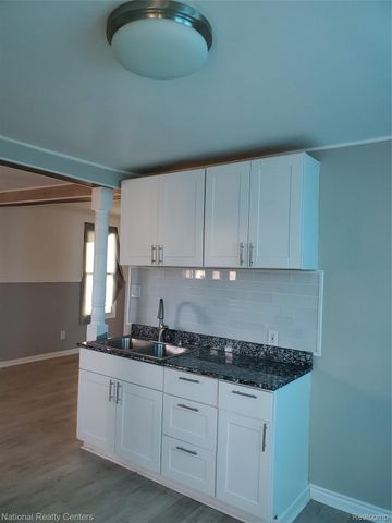 118 HENRY CLAY Avenue, Pontiac, MI 48341