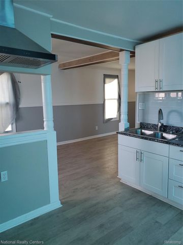 118 HENRY CLAY Avenue, Pontiac, MI 48341