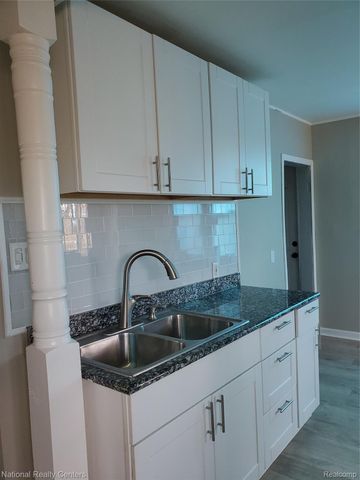 118 HENRY CLAY Avenue, Pontiac, MI 48341