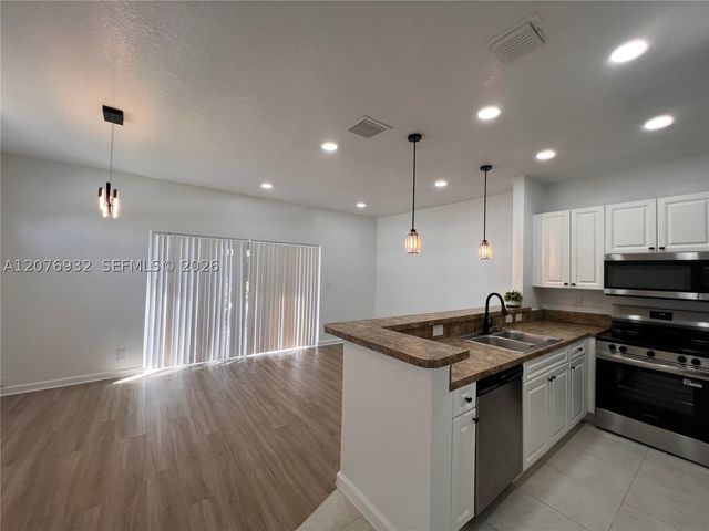 3102 Coral Ridge Dr 3102, Coral Springs, FL 33065