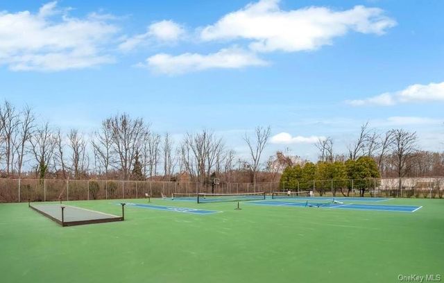 248 Pond View Lane, Smithtown, NY 11787