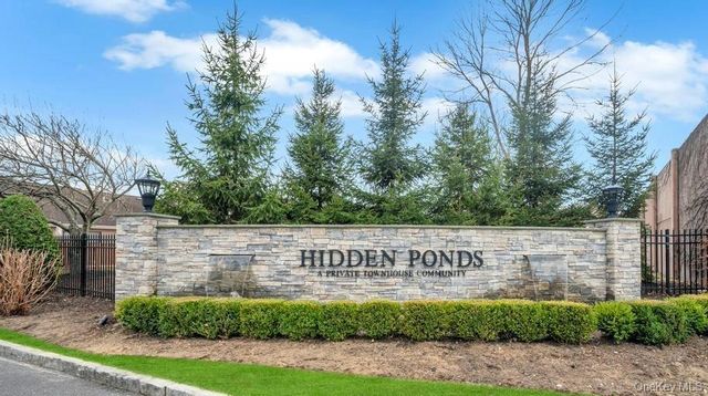 248 Pond View Lane, Smithtown, NY 11787