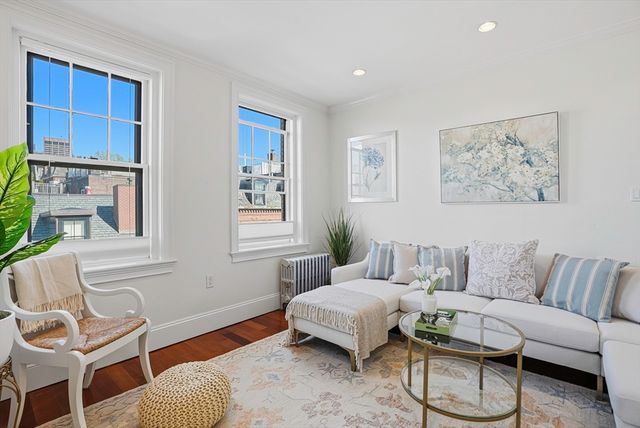 76 W Cedar St 5F, Boston, MA 02114