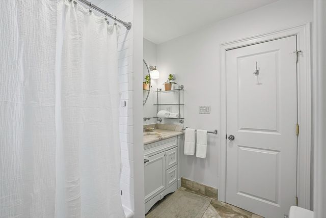 76 W Cedar St 5F, Boston, MA 02114