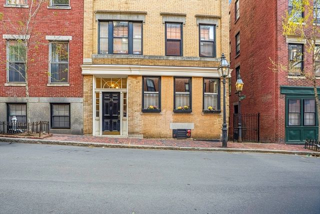 76 W Cedar St 5F, Boston, MA 02114