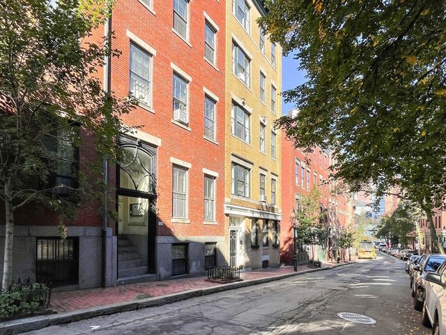 76 W Cedar St 5F, Boston, MA 02114