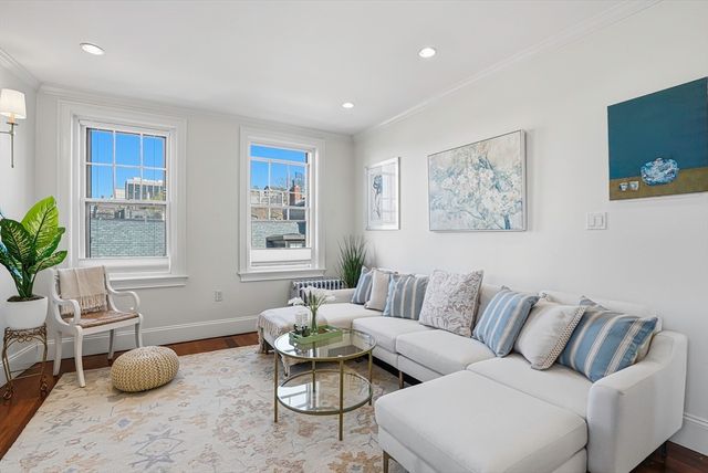 76 W Cedar St 5F, Boston, MA 02114