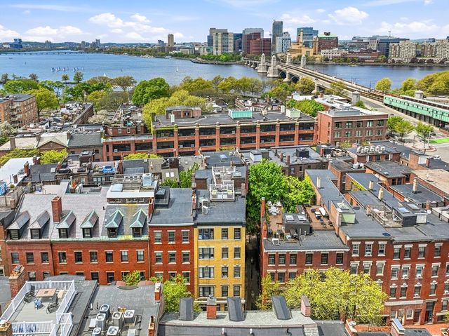 76 W Cedar St 5F, Boston, MA 02114