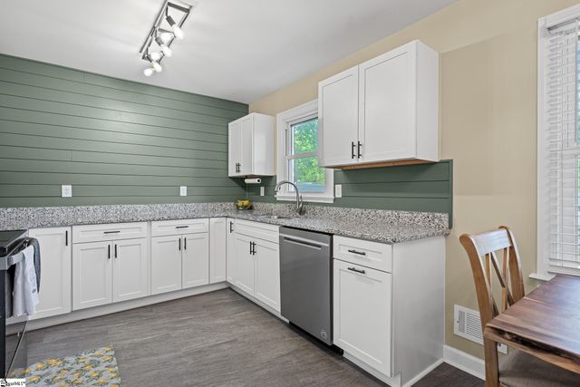 23 Blue Mountain Drive, Greenville, SC 29617