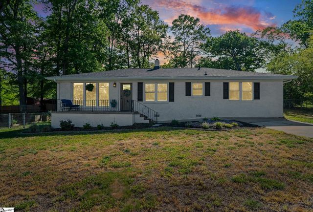 23 Blue Mountain Drive, Greenville, SC 29617