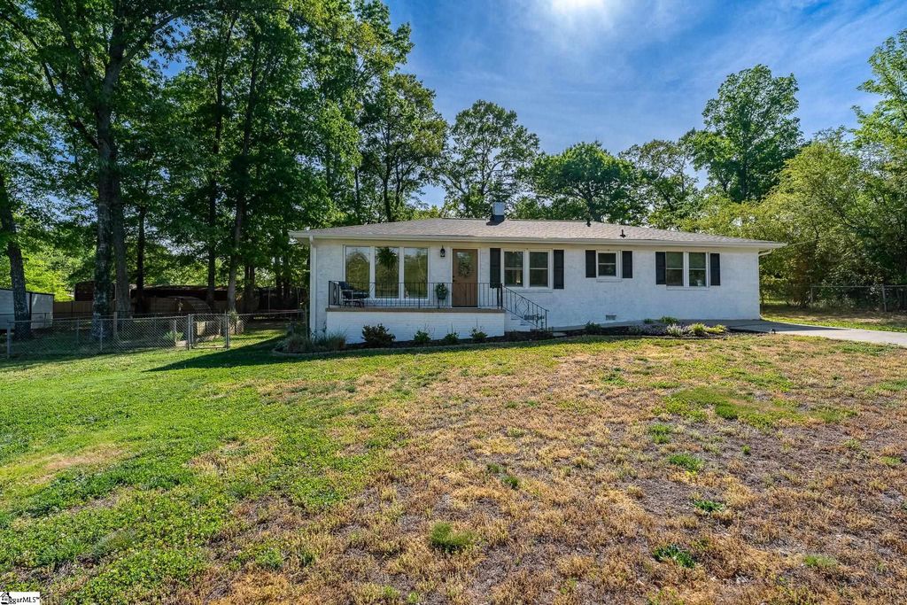 23 Blue Mountain Drive, Greenville, SC 29617