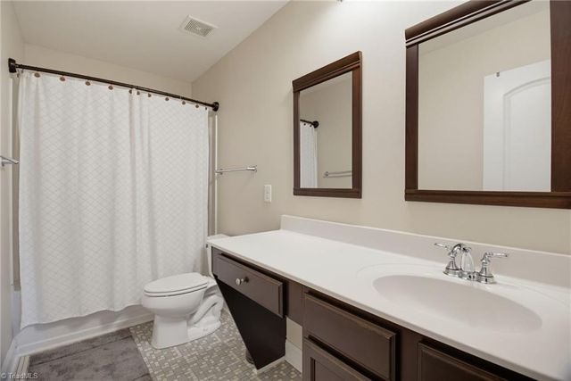 15 Harvest Oak Court, Greensboro, NC 27406