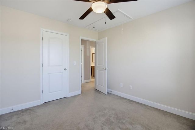 15 Harvest Oak Court, Greensboro, NC 27406