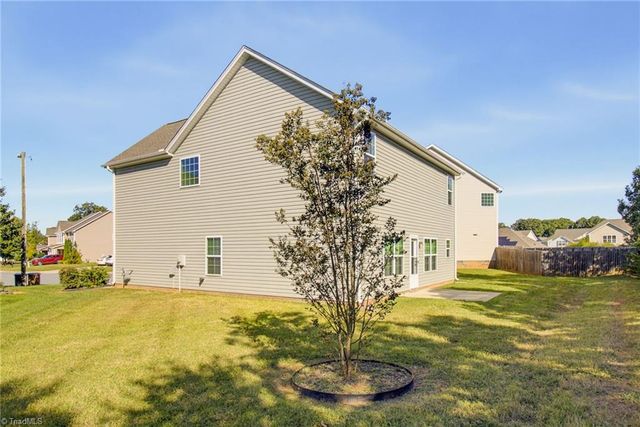 15 Harvest Oak Court, Greensboro, NC 27406