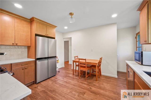 15 Kings Road, East Brunswick, NJ 08816