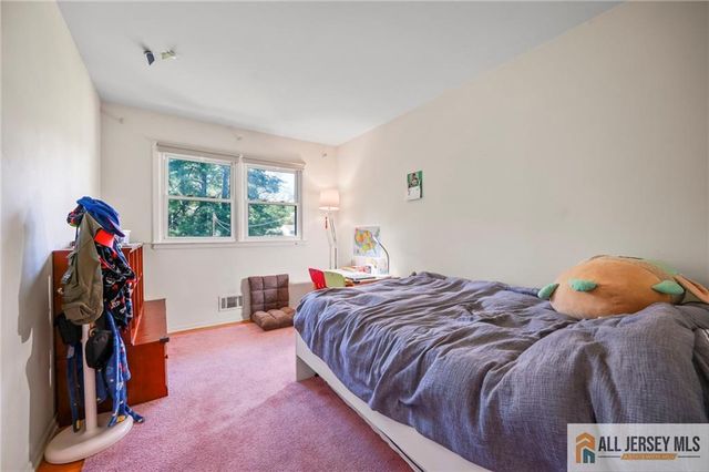 15 Kings Road, East Brunswick, NJ 08816