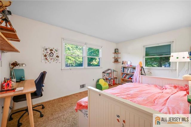 15 Kings Road, East Brunswick, NJ 08816