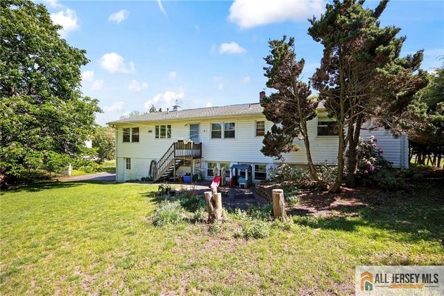 15 Kings Road, East Brunswick, NJ 08816