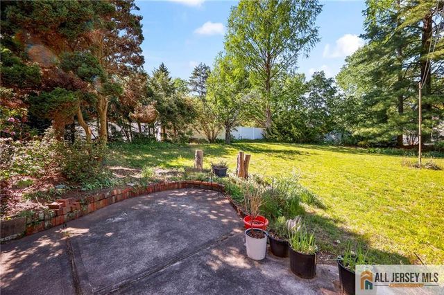15 Kings Road, East Brunswick, NJ 08816