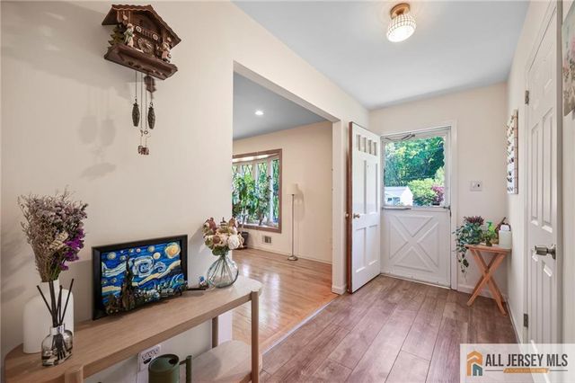 15 Kings Road, East Brunswick, NJ 08816