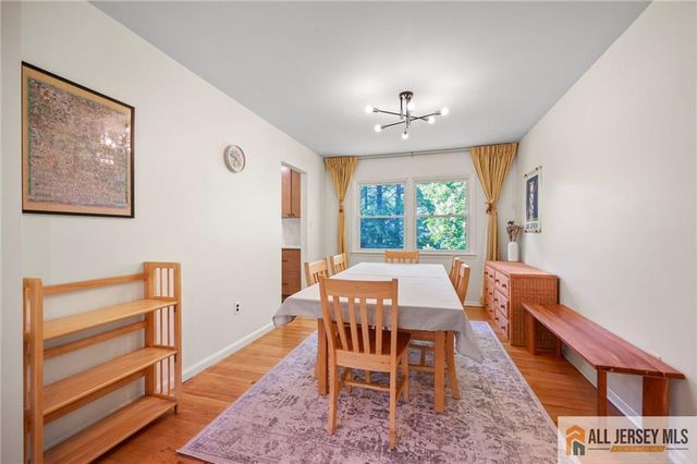 15 Kings Road, East Brunswick, NJ 08816