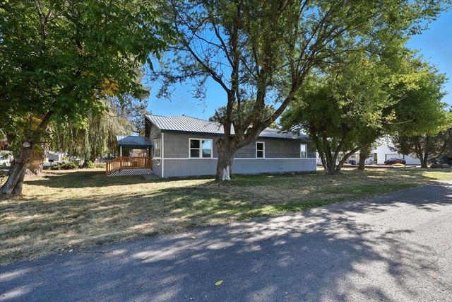 204 E Campbell St, Medical Lake, WA 99022