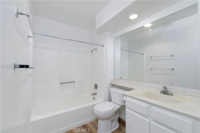 1119 Albany 226, Los Angeles, CA 90015