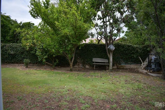8916 Landover Lane, Bakersfield, CA 93311