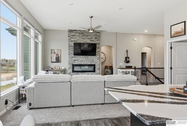 11606 S 111th Street, Papillion, NE 68046