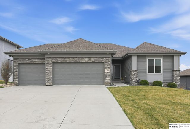 11606 S 111th Street, Papillion, NE 68046