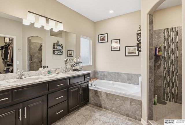 11606 S 111th Street, Papillion, NE 68046