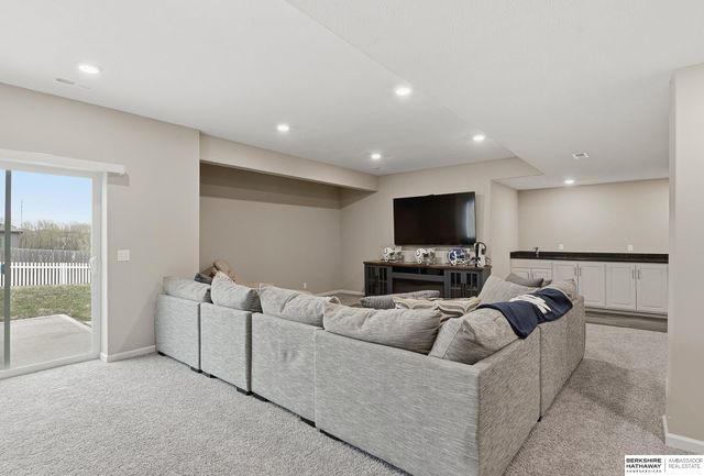 11606 S 111th Street, Papillion, NE 68046