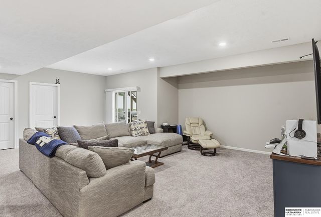11606 S 111th Street, Papillion, NE 68046