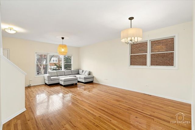 1215 W 33rd Street, Chicago, IL 60608