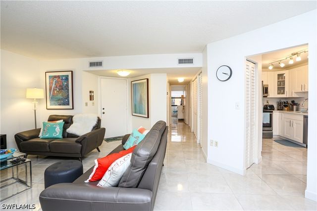 1522 Mainsail DR 2, Naples, FL 34114