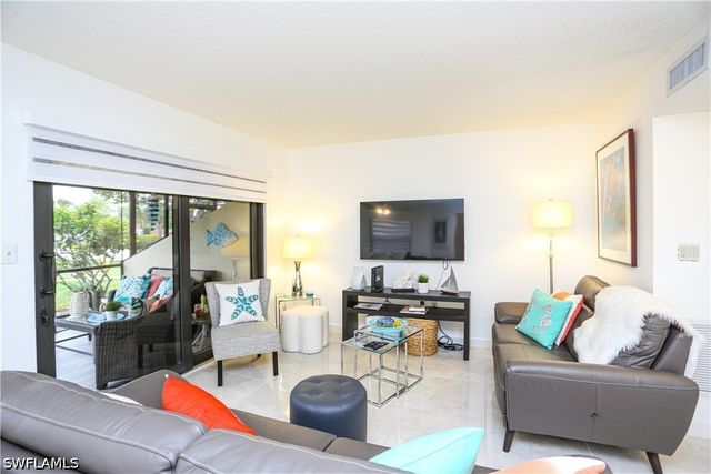 1522 Mainsail DR 2, Naples, FL 34114