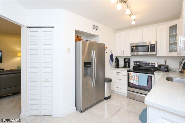 1522 Mainsail DR 2, Naples, FL 34114