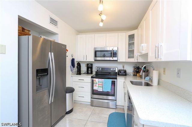 1522 Mainsail DR 2, Naples, FL 34114