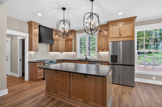 438 Falcons Lair West Drive, Walhalla, SC 29691
