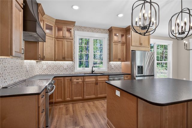 438 Falcons Lair West Drive, Walhalla, SC 29691