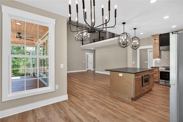 438 Falcons Lair West Drive, Walhalla, SC 29691