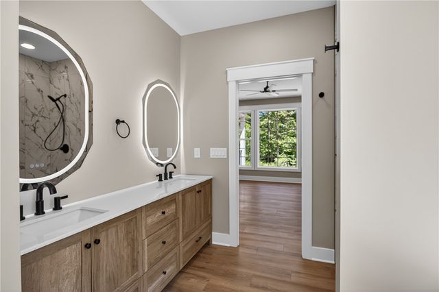 438 Falcons Lair West Drive, Walhalla, SC 29691