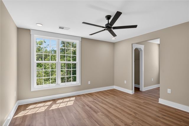 438 Falcons Lair West Drive, Walhalla, SC 29691