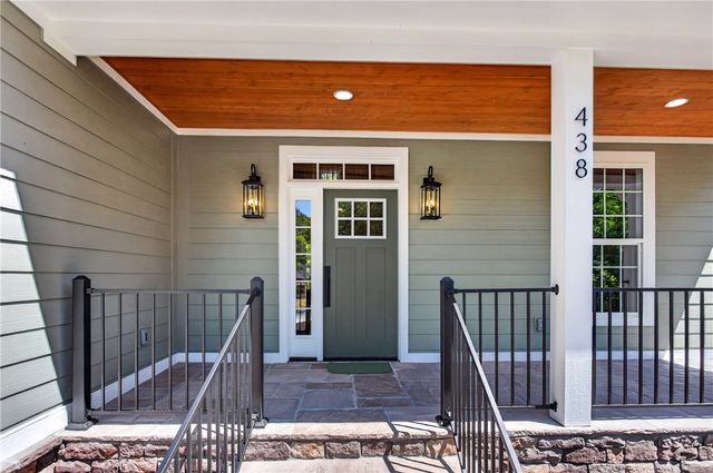 438 Falcons Lair West Drive, Walhalla, SC 29691