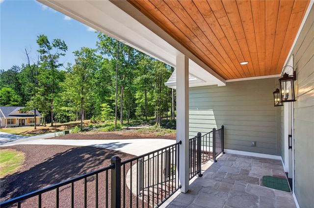 438 Falcons Lair West Drive, Walhalla, SC 29691