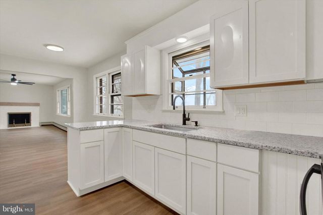 108 S HICKORY LN, New Oxford, PA 17350