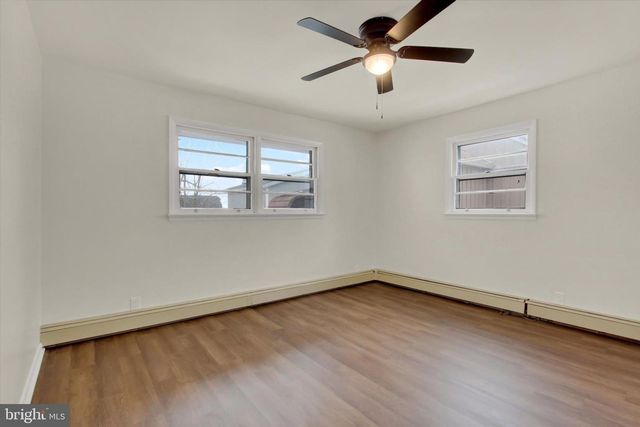 108 S HICKORY LN, New Oxford, PA 17350