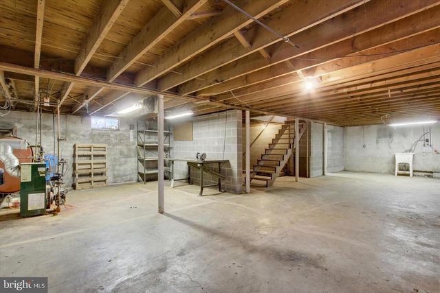 108 S HICKORY LN, New Oxford, PA 17350