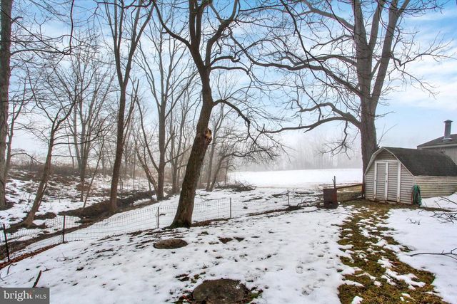 108 S HICKORY LN, New Oxford, PA 17350